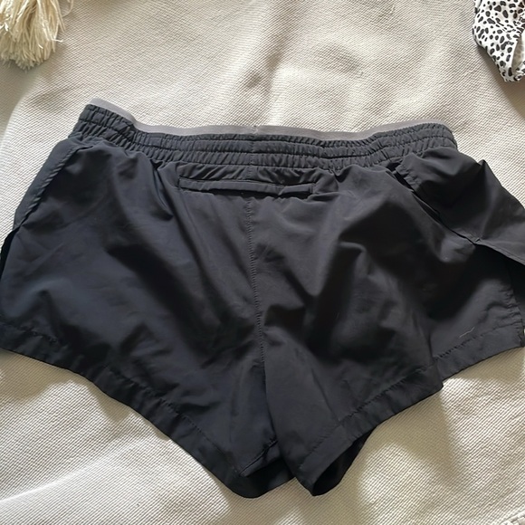 small nike drifit shorts black like brand new condition - Picture 2 of 3